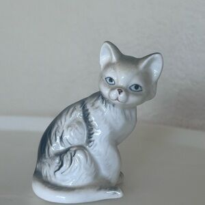 Vintage 1980s Enesco Porcelain Kitten Figurine Made in Taiwan